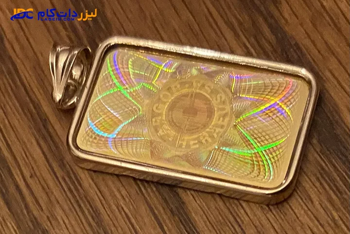 حکاکی رنگی روی طلا