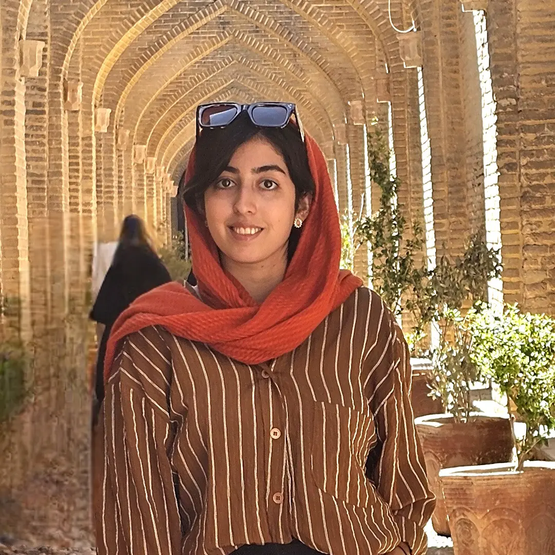 نرگس بمبئی‌رو